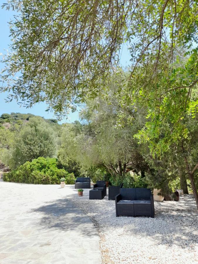 Agriturismo Palas De Serra Country Resort Onifai Exteriér fotografie