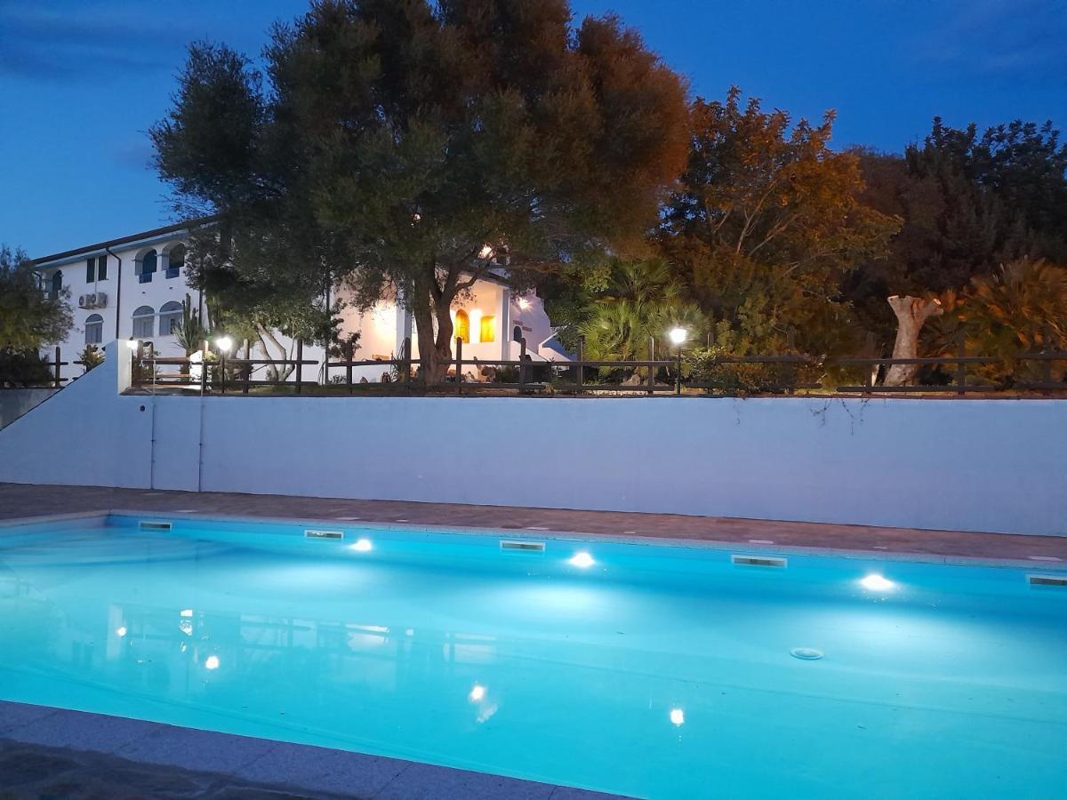 Agriturismo Palas De Serra Country Resort Onifai Exteriér fotografie