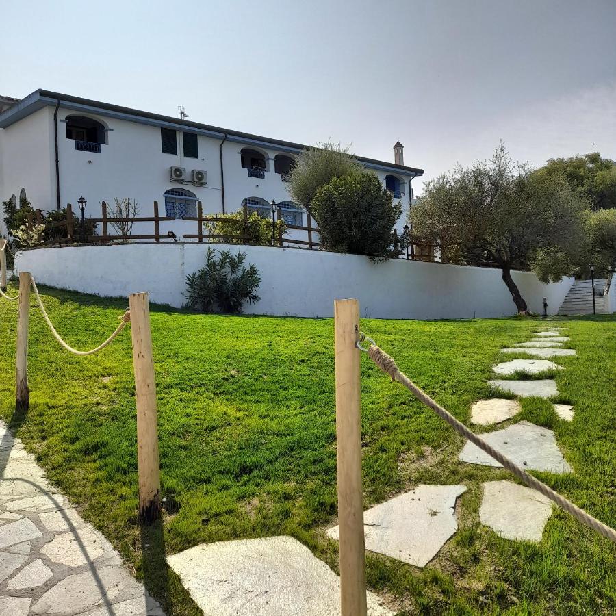 Agriturismo Palas De Serra Country Resort Onifai Exteriér fotografie