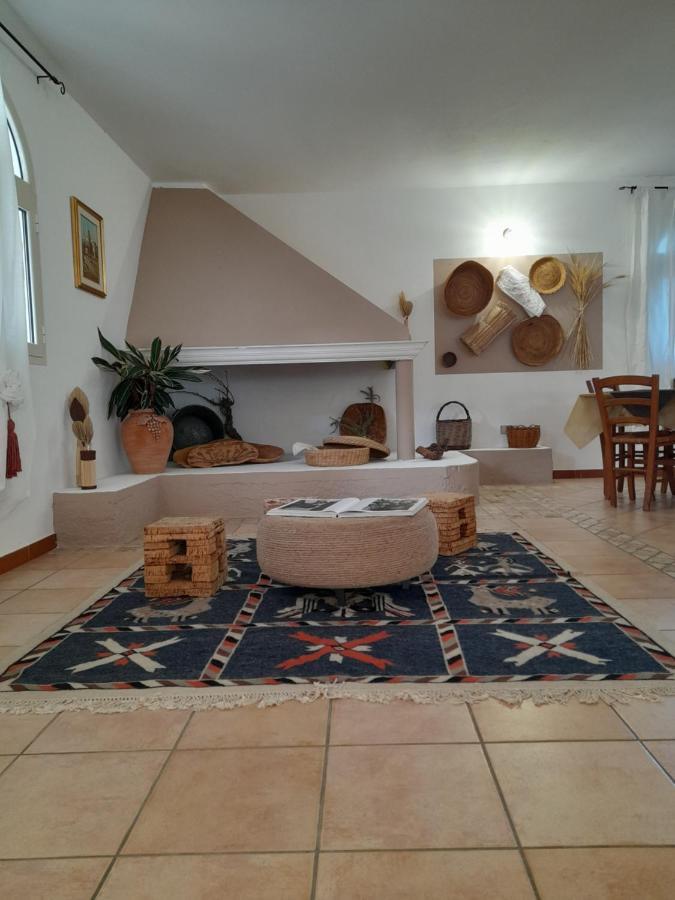 Agriturismo Palas De Serra Country Resort Onifai Exteriér fotografie