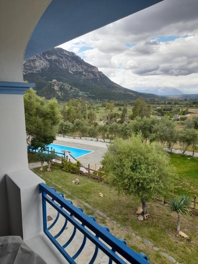 Agriturismo Palas De Serra Country Resort Onifai Exteriér fotografie