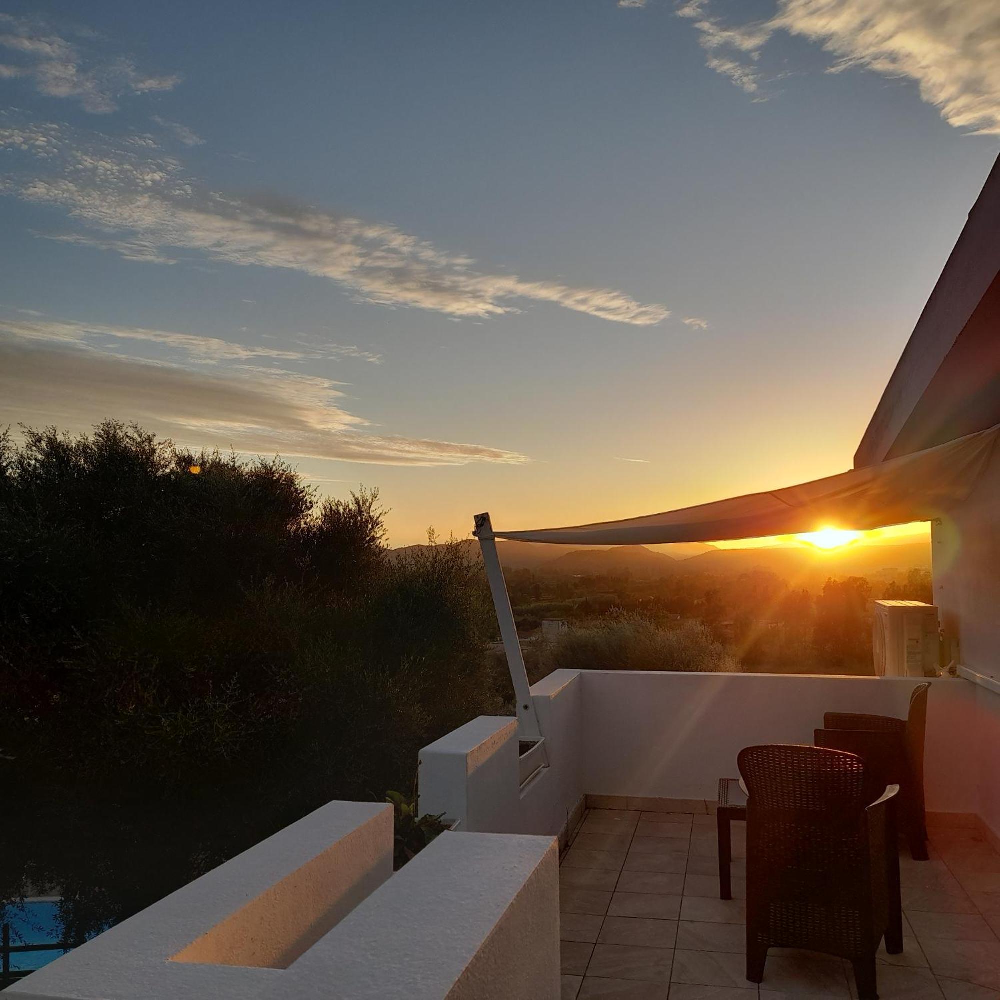 Agriturismo Palas De Serra Country Resort Onifai Exteriér fotografie